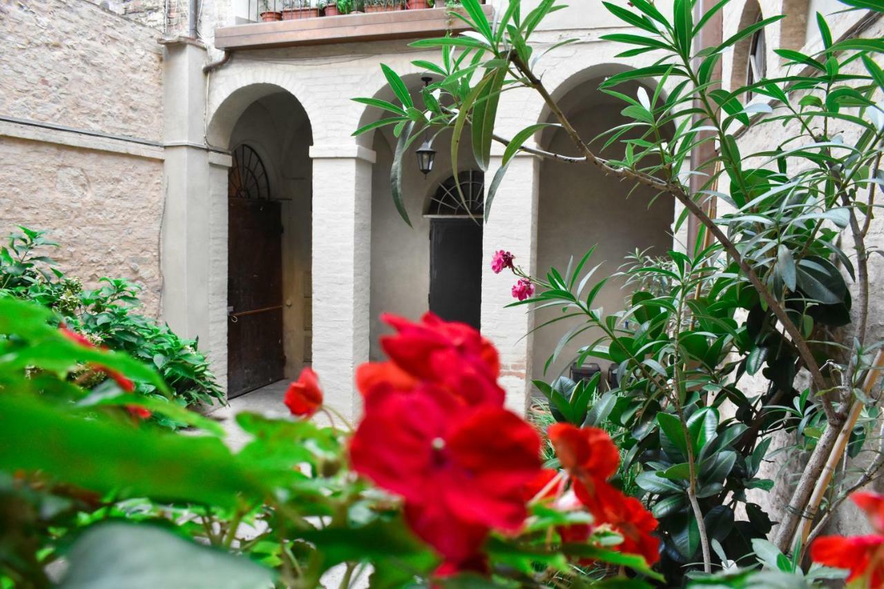 Il Nido Del Canterino Perugia Exteriör bild